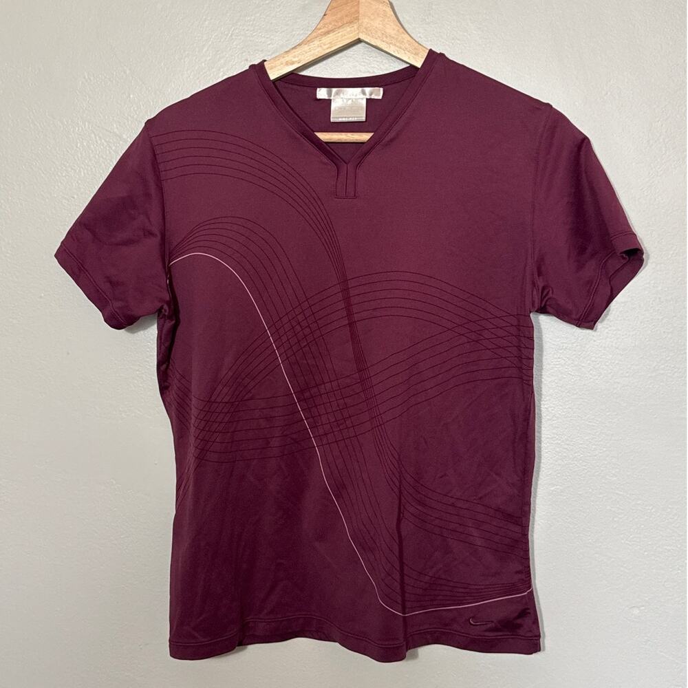 Women's Size M Y2K Nike Golf Athleisure Short Sleeve Burgundy Top Athletic Sport